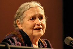 诺贝尔文学奖获奖者多丽丝·莱辛去世终年94岁